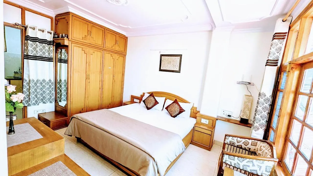שימלה The Thistle Lodge